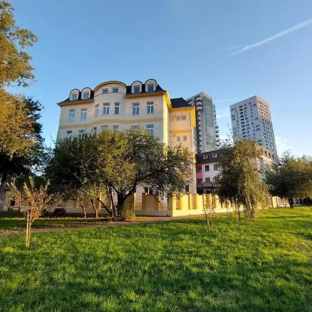 Fendi Deluxe 브라티슬라바