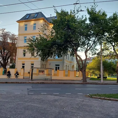 Fendi Deluxe * 브라티슬라바